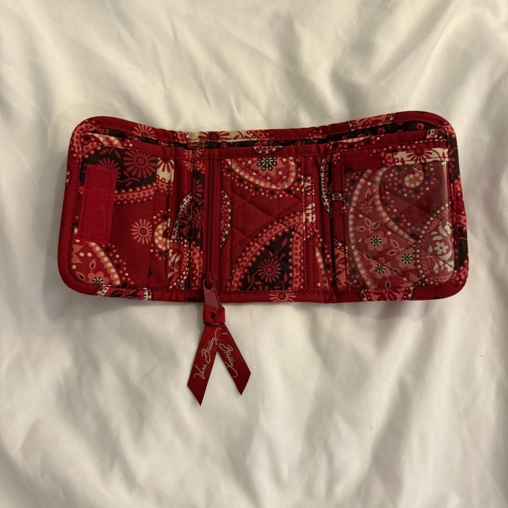 Vera Bradley Mesa Red Quilted Trifold Wallet - Picture 3 of 5